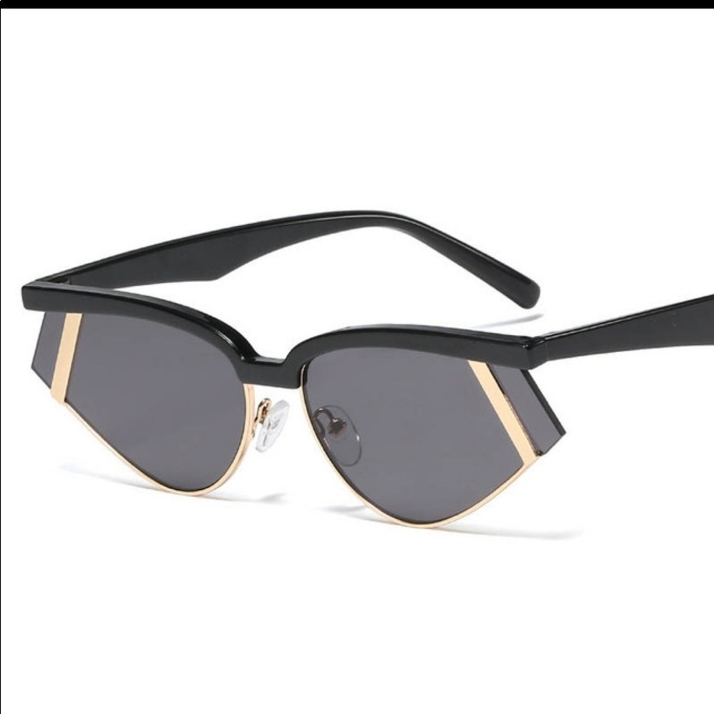 Small Cat Eye Sunglasses. Black and Gold
